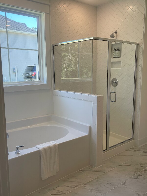 Foto del edificio - 250 Windfall Rd