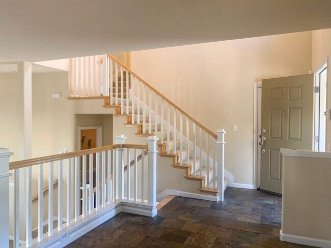 Building Photo - 713 Portofino Pl