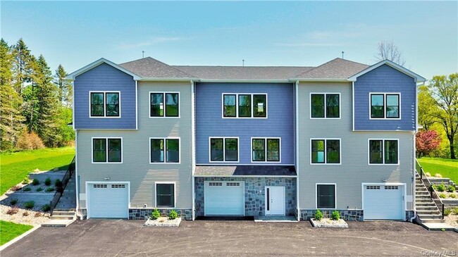Building Photo - 53-57 Rolling Ridge Dr