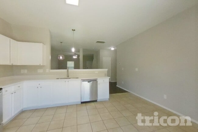 Building Photo - 2226 Buckleigh Dr