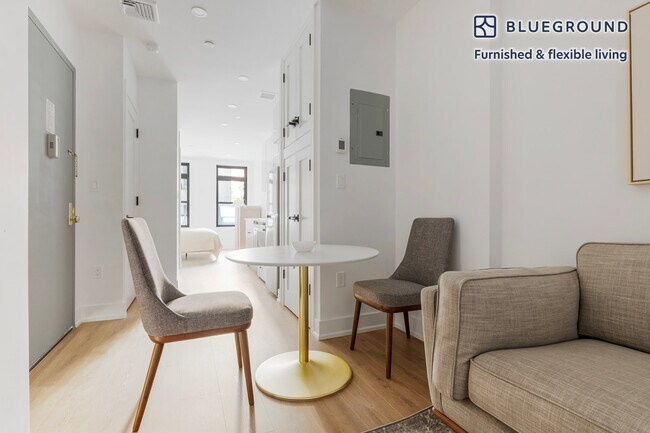 Foto del edificio - 307 W 39th St