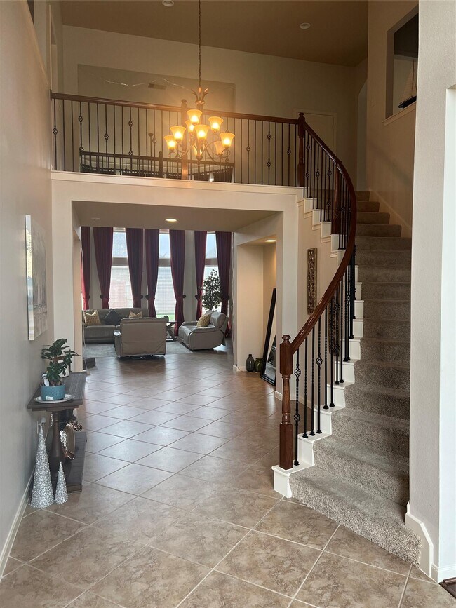 Open entry way - 13419 Breakwater Path Loop