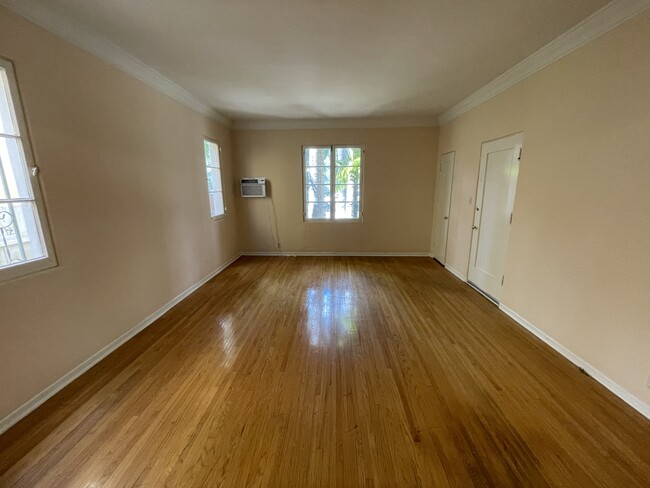 Foto del edificio - 436 S Palm Dr