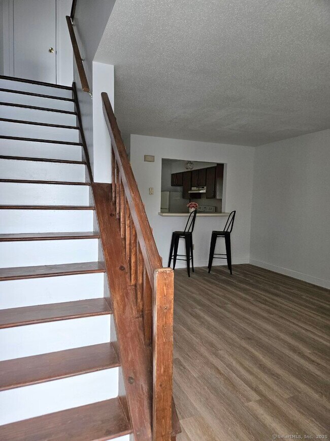 Foto del edificio - 975 Meriden Rd