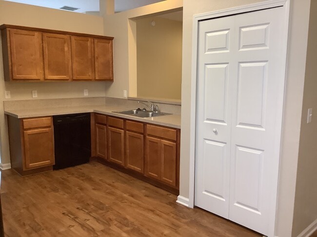 Building Photo - 117 Marisco Way