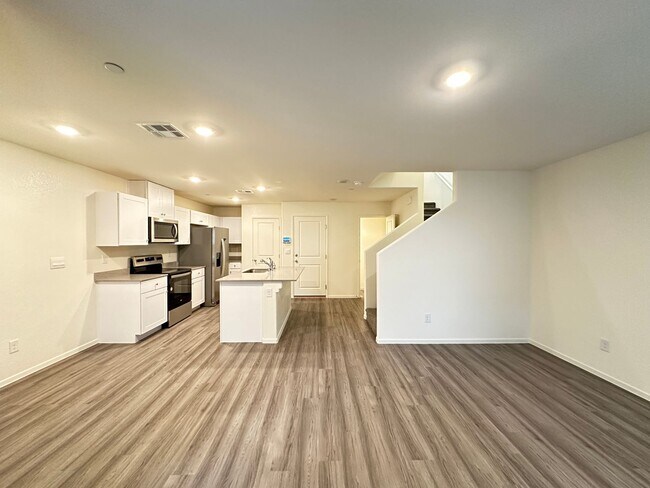 Foto del edificio - 1907 Omaggio Pl