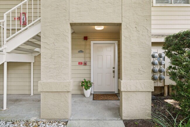 Building Photo - 9 Arbor Club Dr