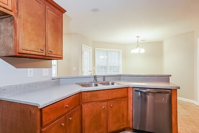 Building Photo - 744 Michelle Ct