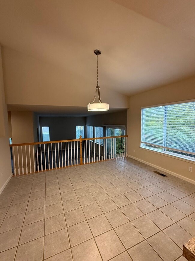Building Photo - ** Move In Special, $1,000.00 Off First Month's Rent! ** Spacious 4 Bedroom Home for Rent in Desi...