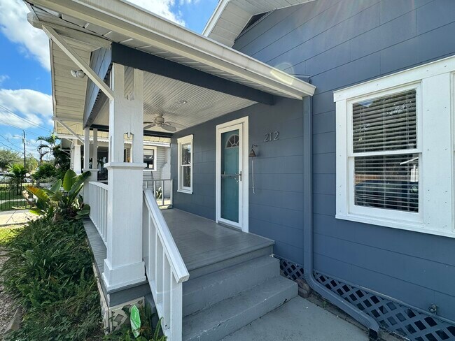 Foto del edificio - 212 W North Bay St