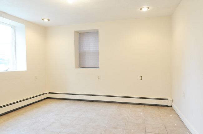Building Photo - 69 Pitcairn St