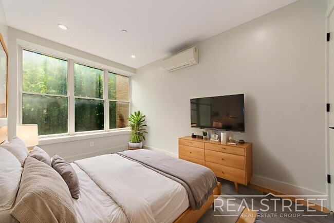 Building Photo - Stunning & Spacious NEW 2 BED in Flatbush ...