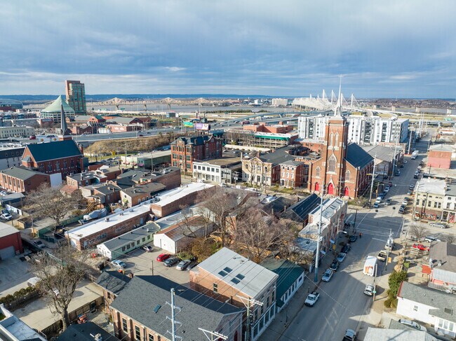 Nulu is in close proximity to the Ohio River.