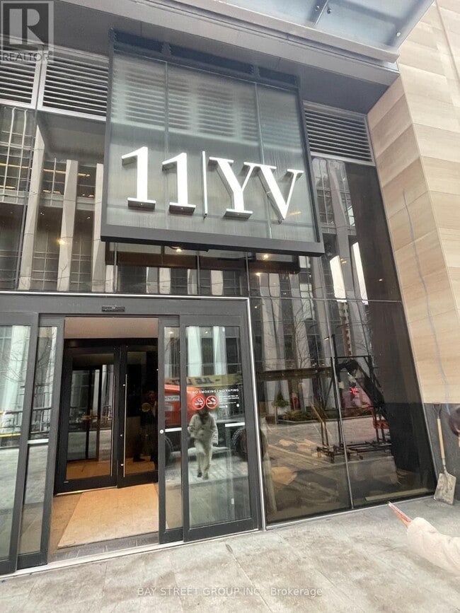 Photo du bâtiment - 11 Yorkville Ave