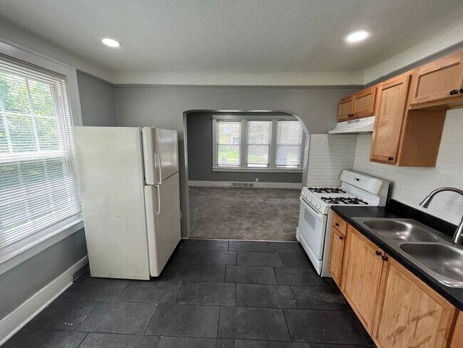 Foto del edificio - 15354 Turner St
