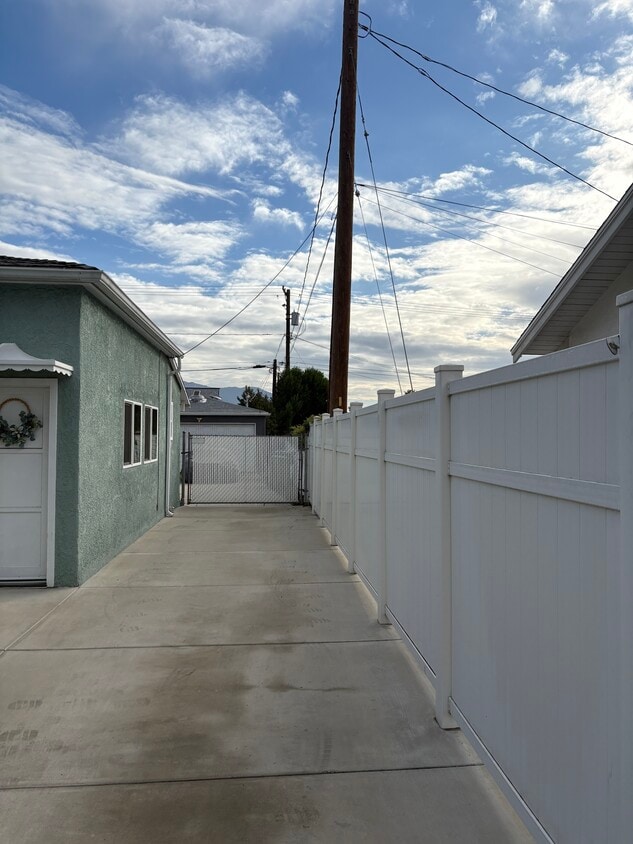 Primary Photo - 1714 N Lincoln St