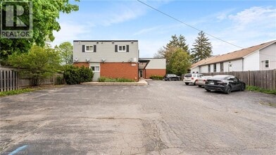 Building Photo - 994 Colborne St E