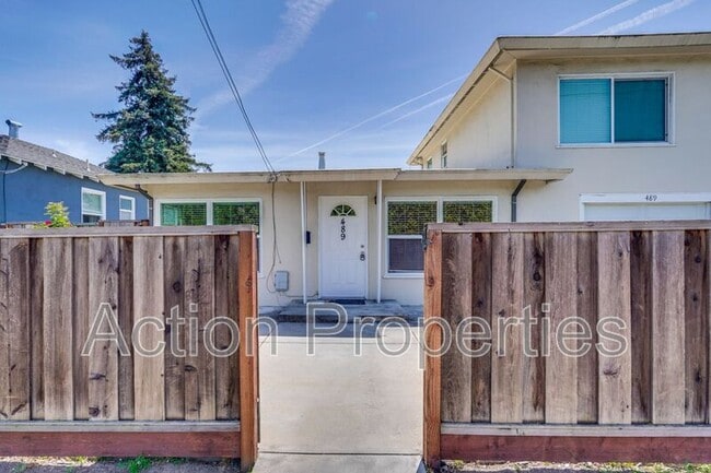 Building Photo - 489 Rollins Rd