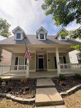 Building Photo - 933 Wenk Ct