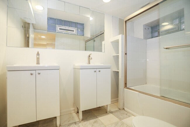 Foto del edificio - 3716 N Wayne Ave