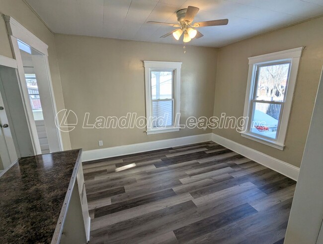 Building Photo - Updated 2-Bedroom Home with Garage and Enc...