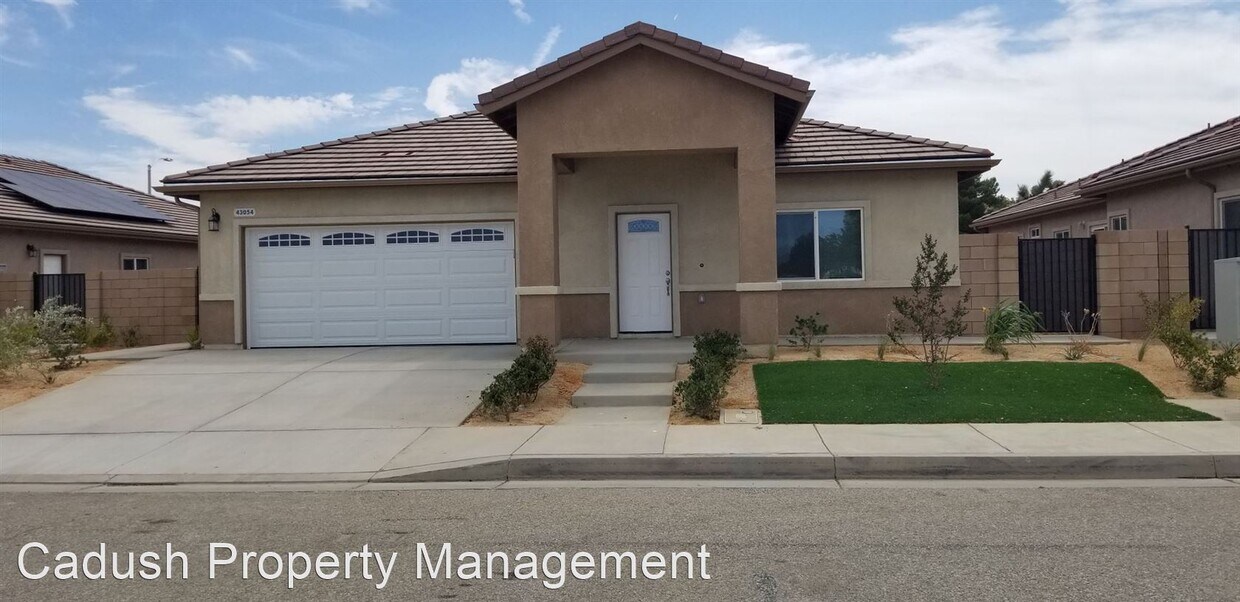 Primary Photo - 4 br, 3 bath House - 43054 Denmore Ave, (A...