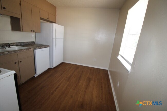 Foto del edificio - 603 Westview Cir