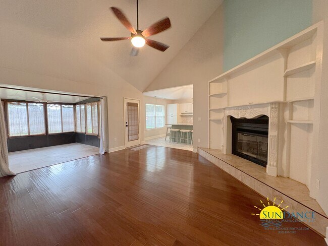 Foto del edificio - Stunning 3-Bedroom Home Near Hurlburt Fiel...