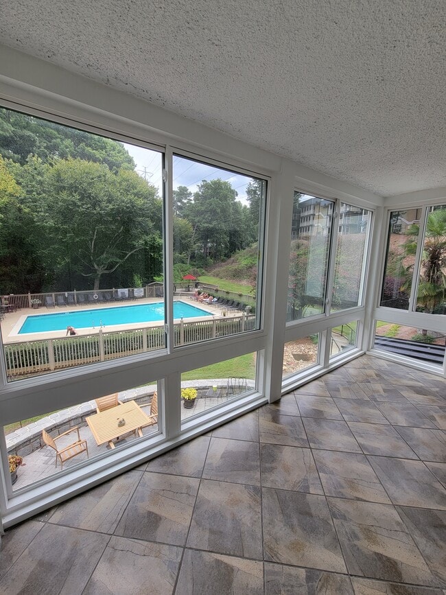 Foto del edificio - 1445 Monroe Dr NE