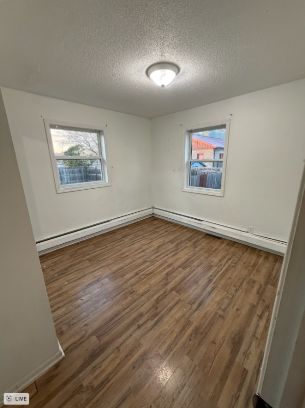 Building Photo - 715 Dewey Ave N