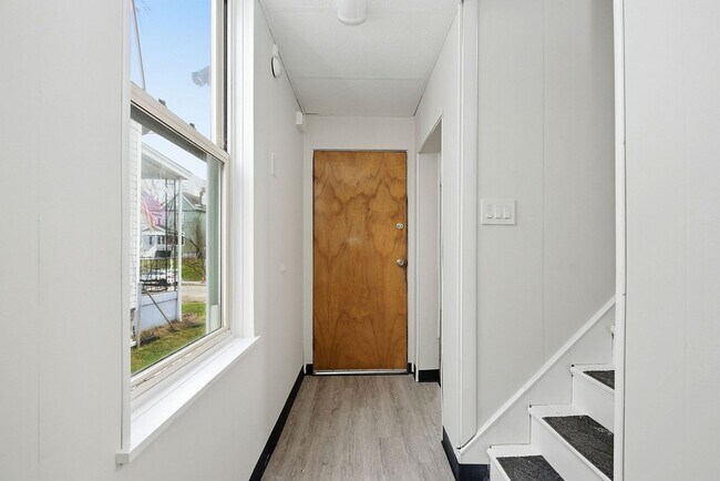 Foto del edificio - NORWOOD- Cute 2 bedroom 1.5 baths with fenced yard