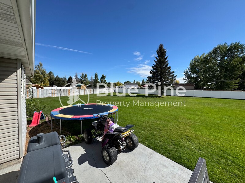 Building Photo - 9478 Garden Grove Ln