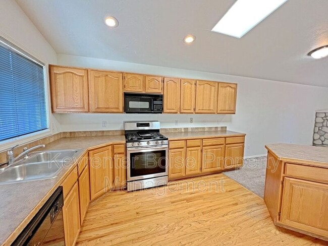 Building Photo - 759 S Coral Pl