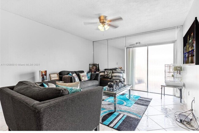 Foto del edificio - 1950 W 54th St