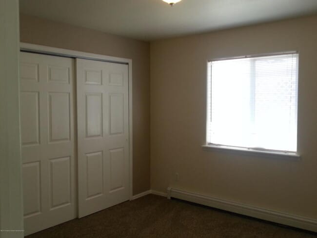 Building Photo - 415 Columbine Dr