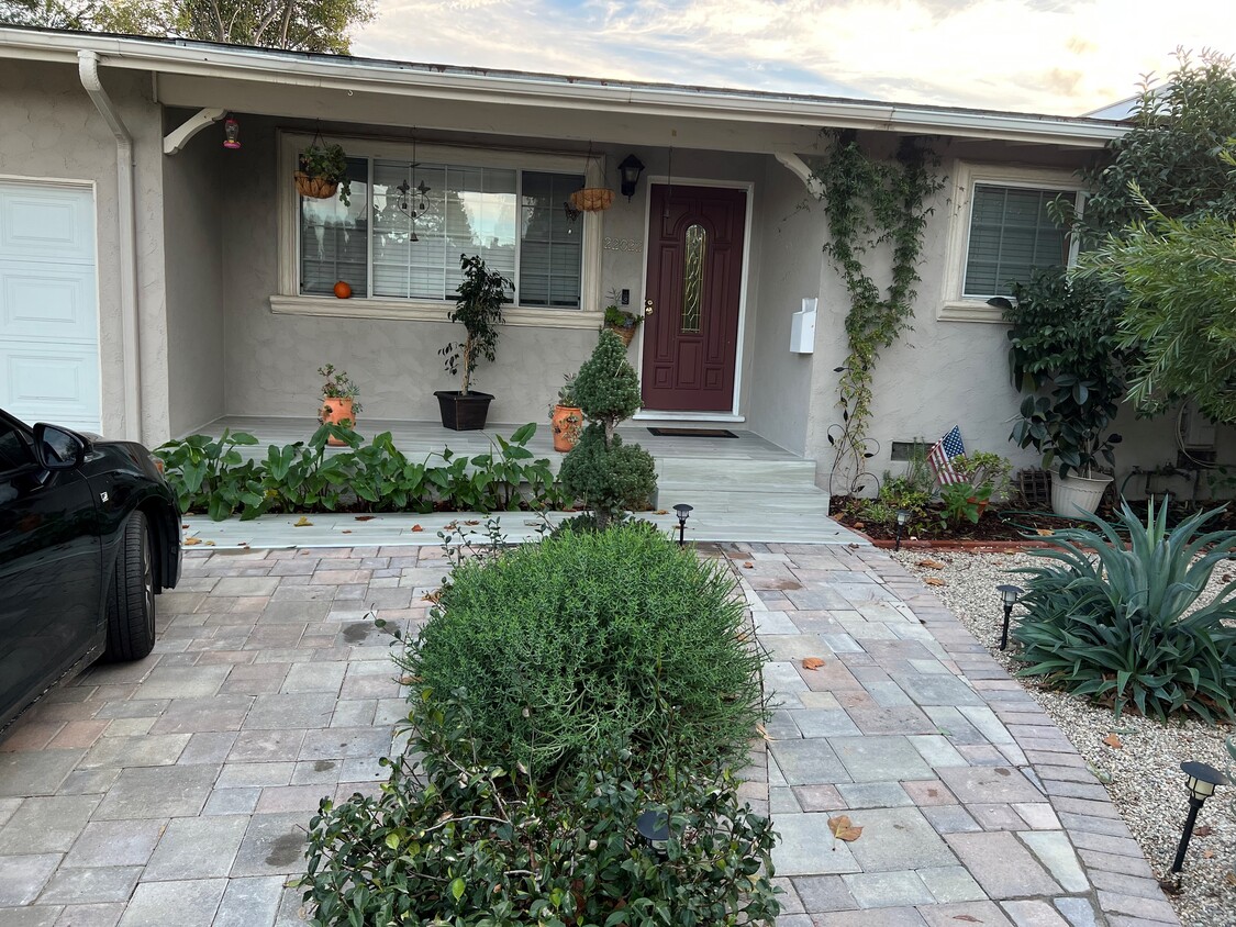 Primary Photo - 22022 Lopez St