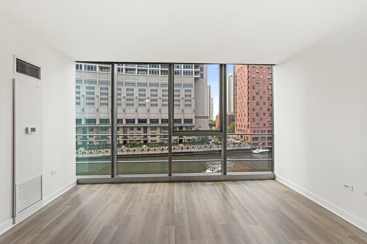 Photo - 349 W Wolf Point Plaza (Chicago, IL)