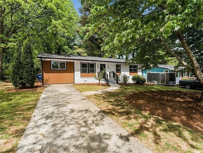 Photo - 454 Oak Dr SE House