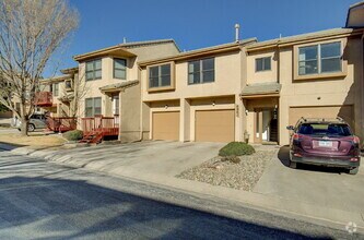 Building Photo - Updated 2-Bed Townhome in Ptarmigan Valley...