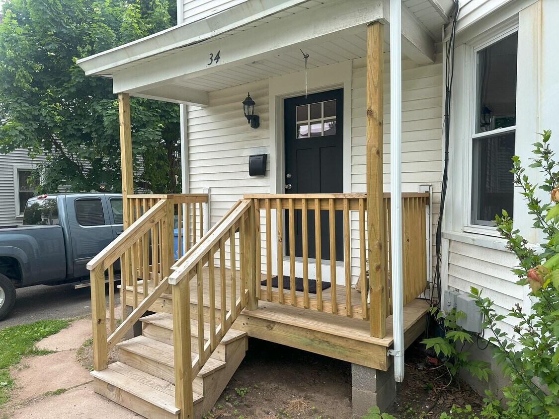 Primary Photo - 32-34 Spruce Street