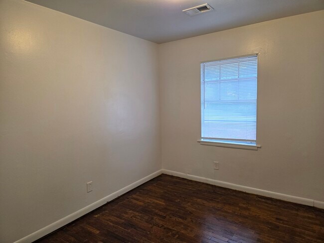 Foto del edificio - 1603 Apple Valley Dr