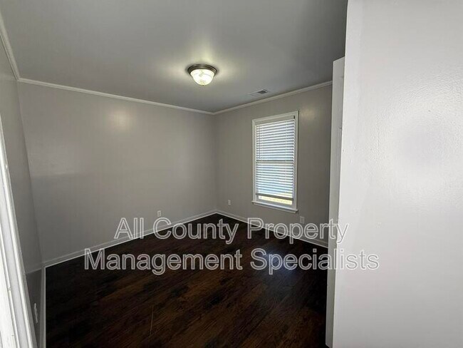 Foto del edificio - 1908 Greenoaks Rd