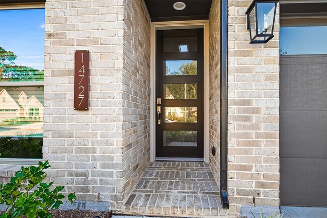 Building Photo - 14727 Band Tailed Pigeon Ct