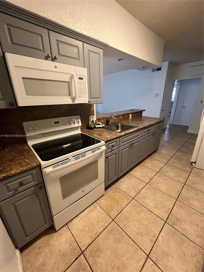 Foto del edificio - 2200 S Ocean Dr