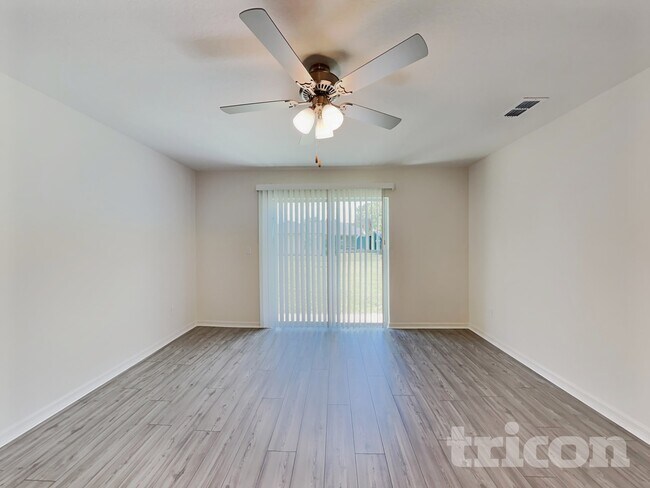 Foto del edificio - 14 Rivera Ln