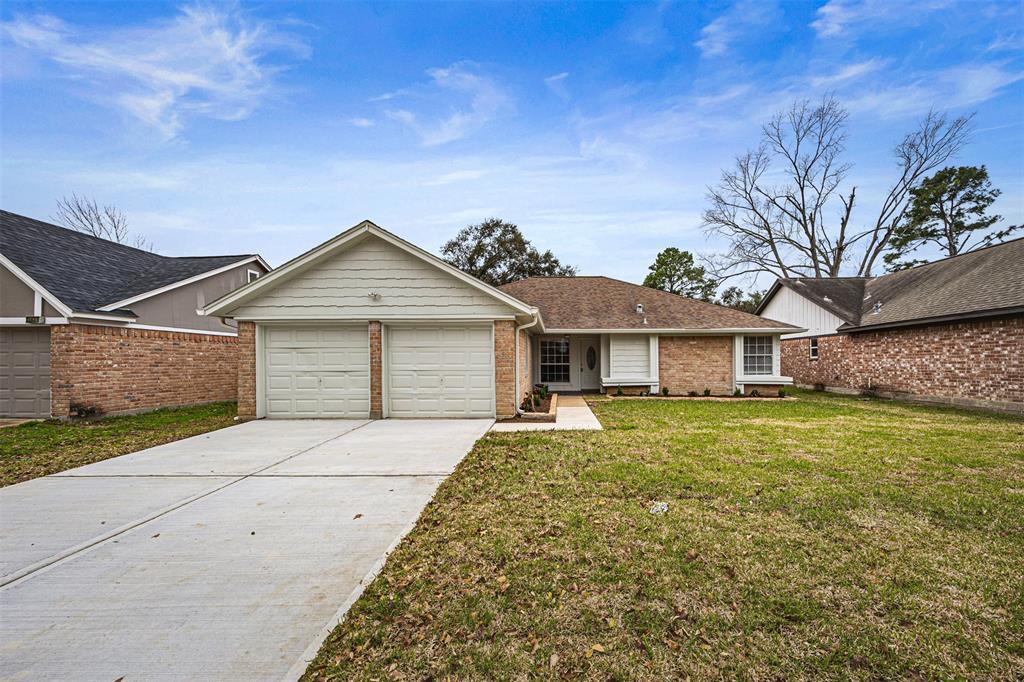 Foto principal - 15703 Fox Springs Dr