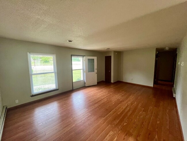 Foto del edificio - 4 Bed | 2 Bath | House