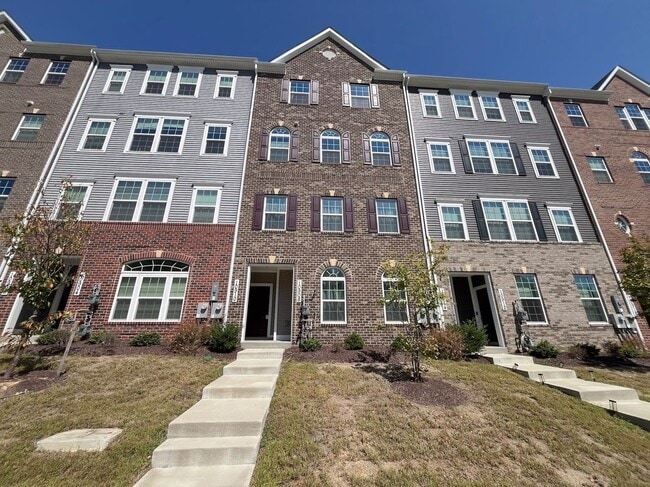 Building Photo - 10908 Presidential Pkwy