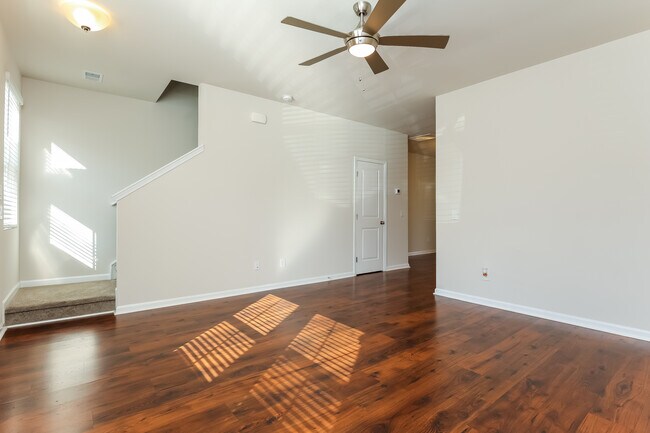 Building Photo - 140 Morning Line Dr, Moncks Corner, SC