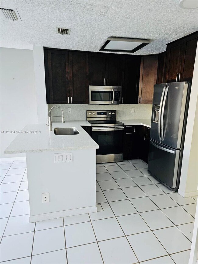 Foto del edificio - 17380 SW 140th Ct